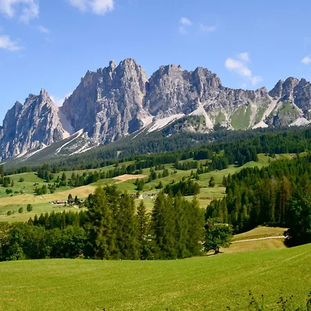 Lejlighed Beautiful Ground Floor Flat Few Steps From Centre Cortina dʼAmpezzo