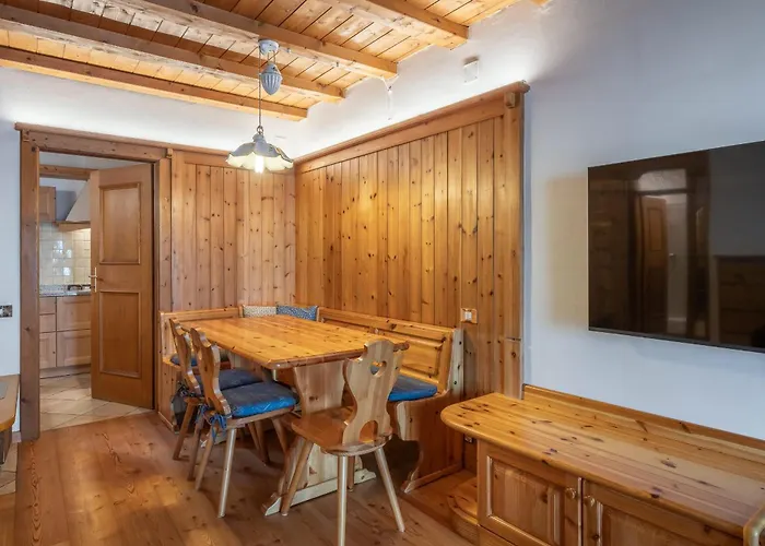 Beautiful Ground Floor Flat Few Steps From Centre Apartment Cortina d'Ampezzo