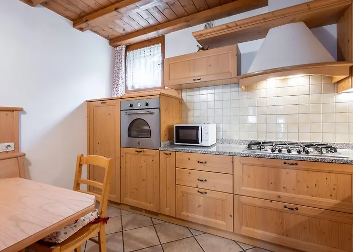 Beautiful Ground Floor Flat Few Steps From Centre *